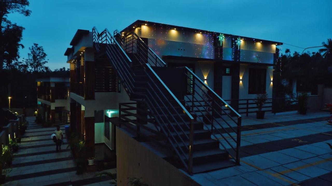 Milestone Inn Sultan Bathery Exterior foto