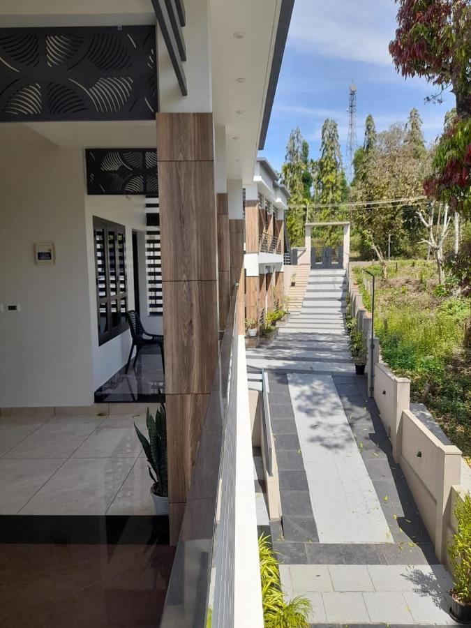Milestone Inn Sultan Bathery Exterior foto